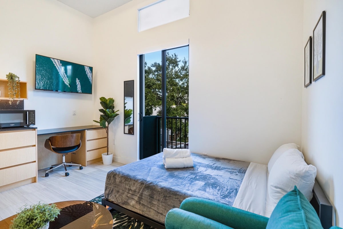 Rent Furnished Studio Apartment Short Term in Miami