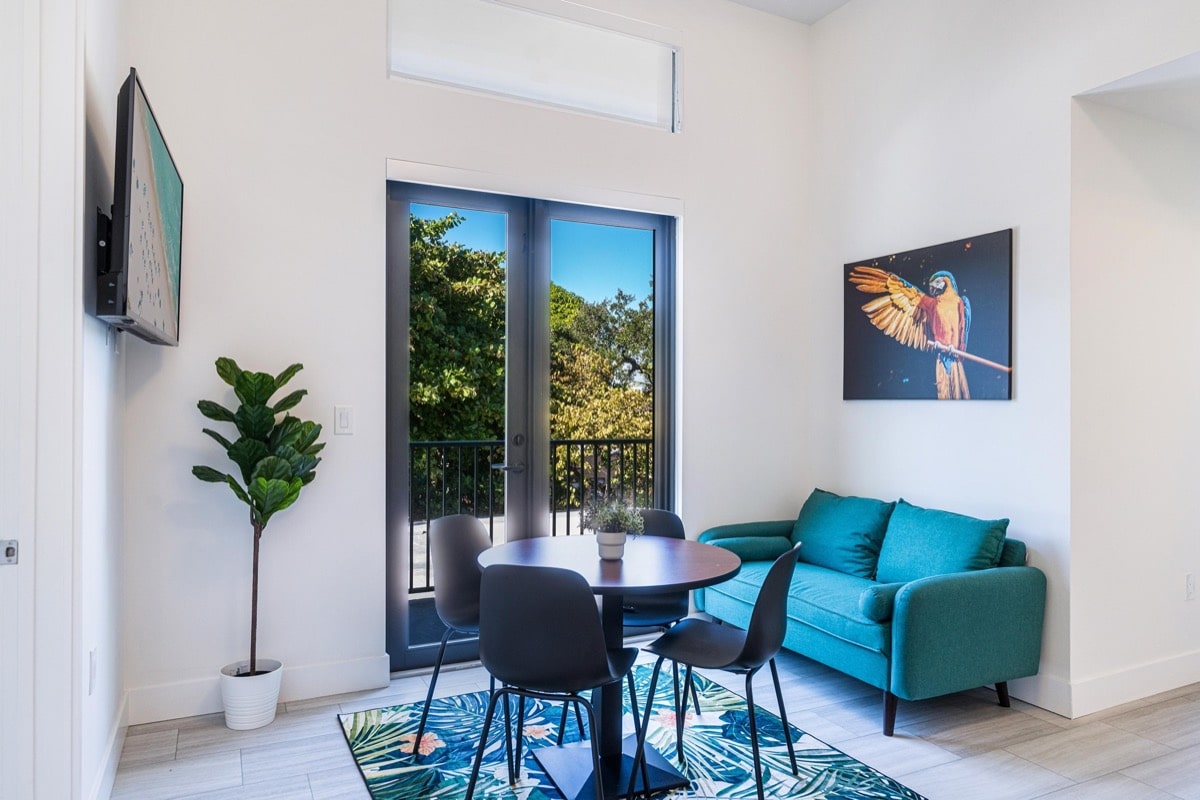 Rent furnished apartments - Coliving hostel apartments in Miami